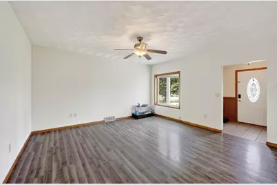 801 E Chestnut Street, Pardeeville, WI 53954 - Photo 4