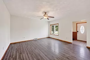 801 E Chestnut St, Pardeeville, WI 53954 - Photo 10