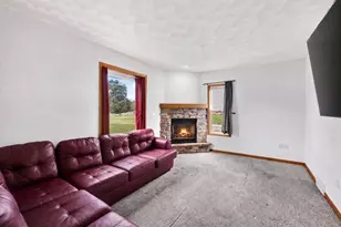 801 E Chestnut St, Pardeeville, WI 53954 - Photo 6