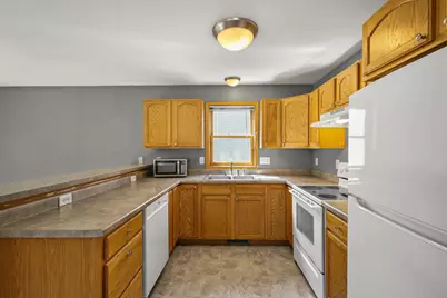1502 Waldorf Boulevard, Madison, WI 53719 - Photo 22
