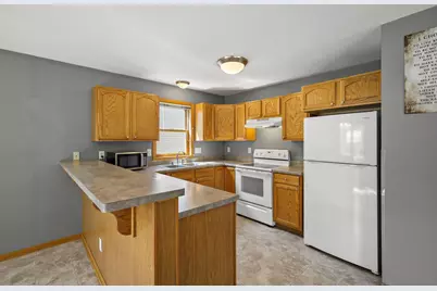 1502 Waldorf Boulevard, Madison, WI 53719 - Photo 18