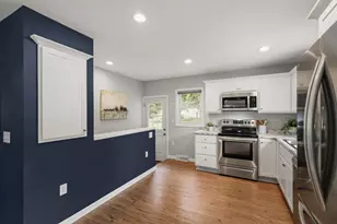 13 Arizona Cir, Madison, WI 53704 - Photo 12