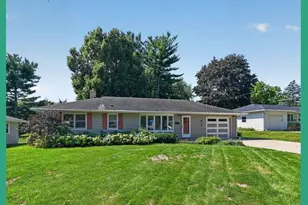 414 Woody Ln, Monona, WI 53716 - Photo 12