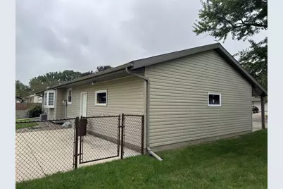 217 W 23rd Street, Monroe, WI 53566 - Photo 4