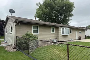 217 W 23rd St, Monroe, WI 53566 - Photo 8