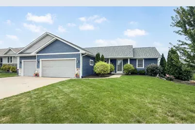 370 Oak Street, Janesville, WI 53536 - Photo 1
