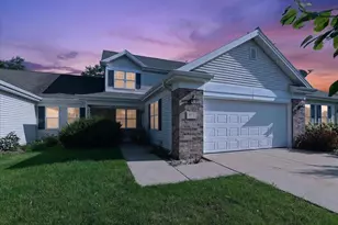 377 Concord Dr, Oregon, WI 53575 - Photo 2