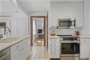 211 Vista Rd, Madison, WI 53726 - Photo 12