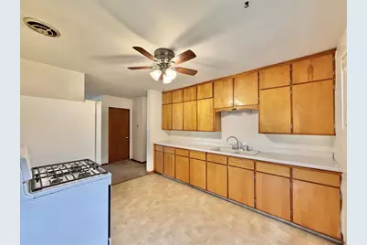 1827 Cleveland Street, Beloit, WI 53511 - Photo 2