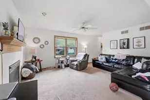 2348 Steven St, Sun Prairie, WI 53590 - Photo 16