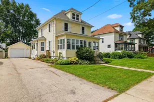 331 W Harrison St, Columbus, WI 53925 - Photo 2