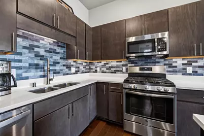 819 E Mifflin Street #304, Madison, WI 53703 - Photo 8