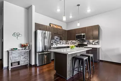 819 E Mifflin Street #304, Madison, WI 53703 - Photo 10