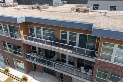 819 E Mifflin Street #304, Madison, WI 53703 - Photo 4