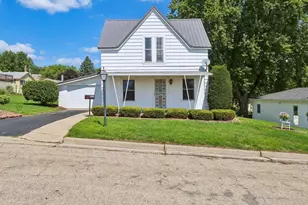 207 4th St, Mineral Point, WI 53565 - Photo 2