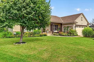 906 Patricia Ct, Elkhorn, WI 53121 - Photo 4