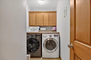 906 Patricia Ct, Elkhorn, WI 53121 - Photo 16