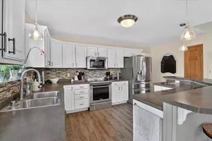 906 Patricia Ct, Elkhorn, WI 53121 - Photo 14
