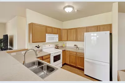 141 Metro Terrace #210, Madison, WI 53718 - Photo 6