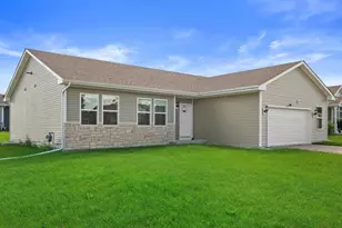 4340 Dublin Dr, Janesville, WI 53546 - Photo 2