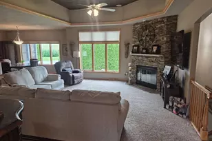3774 Red Stone Dr, Janesville, WI 53548 - Photo 6