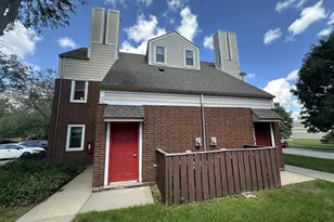 519 D'onofrio Dr, Madison, WI 53719 - Photo 2
