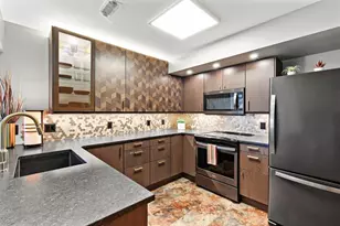 301 Harbour Town Dr, Madison, WI 53717 - Photo 12