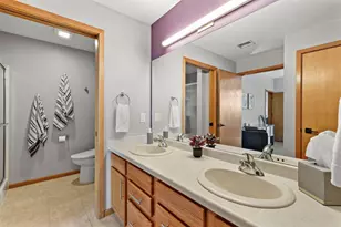 301 Harbour Town Dr, Madison, WI 53717 - Photo 20