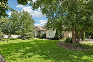 1805 Autumn Hill Dr, Verona, WI 53593 - Photo 4