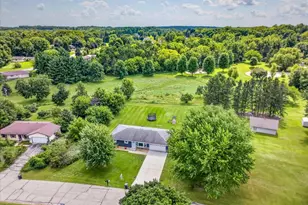 4769 Eisenhower St, Oregon, WI 53575 - Photo 2