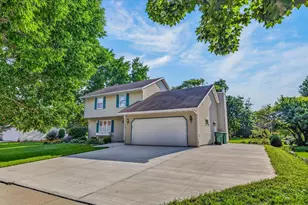 200 Dentaria Dr, Cottage Grove, WI 53527 - Photo 2