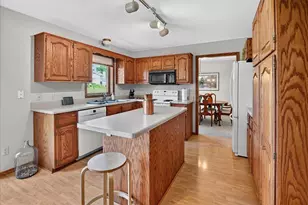 1210 Artisan Dr, Madison, WI 53704 - Photo 4