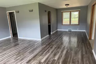 815 W Wisconsin St, Portage, WI 53901 - Photo 4