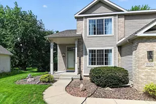 5230 Summer Ridge Dr, Madison, WI 53704 - Photo 4