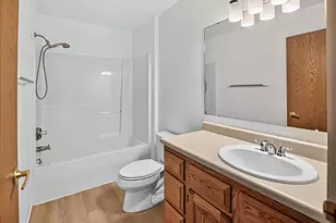 5230 Summer Ridge Dr, Madison, WI 53704 - Photo 50