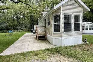 506 Sunset Cir, Edgerton, WI 53534 - Photo 2