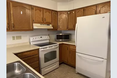 569 E Slifer Street #2, Portage, WI 53901 - Photo 8