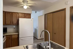 569 E Slifer St, Portage, WI 53901 - Photo 10