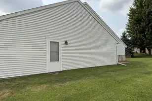 569 E Slifer St, Portage, WI 53901 - Photo 26