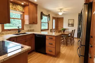 W275N4880 S Courtland Cir, Pewaukee, WI 53072 - Photo 12