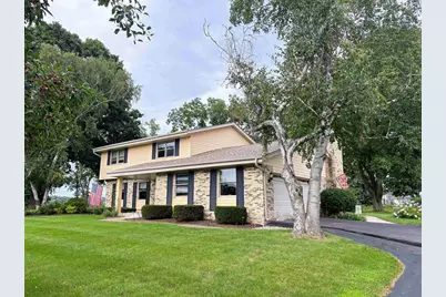 W275 N4880 S Courtland Circle, Pewaukee, WI 53072 - Photo 1