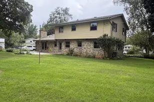 W275N4880 S Courtland Cir, Pewaukee, WI 53072 - Photo 4