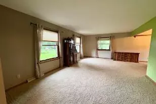 W275N4880 S Courtland Cir, Pewaukee, WI 53072 - Photo 10