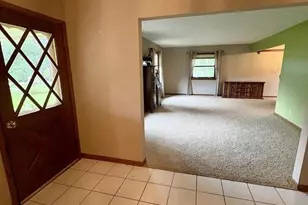 W275N4880 S Courtland Cir, Pewaukee, WI 53072 - Photo 8