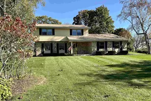 W275N4880 S Courtland Cir, Pewaukee, WI 53072 - Photo 1
