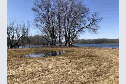 30615 Lakeshore Drive, Prairie Du Chien, WI 53821 - Photo 18