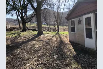 30615 Lakeshore Drive, Prairie Du Chien, WI 53821 - Photo 8