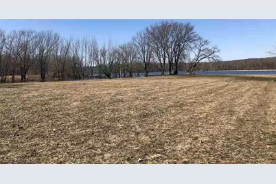 30615 Lakeshore Drive, Prairie Du Chien, WI 53821 - Photo 16