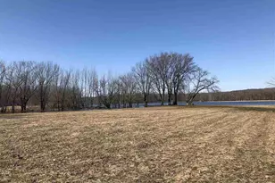 30615 Lakeshore Dr, Prairie Du Chien, WI 53821 - Photo 16