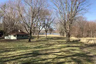 30615 Lakeshore Dr, Prairie Du Chien, WI 53821 - Photo 6